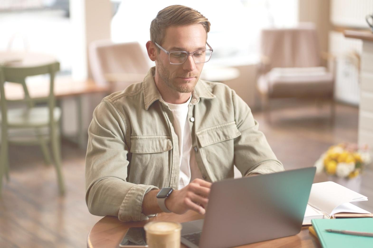 Espacio de trabajo donde analizamos presupuestos personales y estrategias financieras